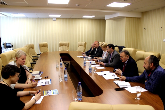 МІЖНАРОДНІ КОНТАКТИ.  Розвиваючи співробітництво 