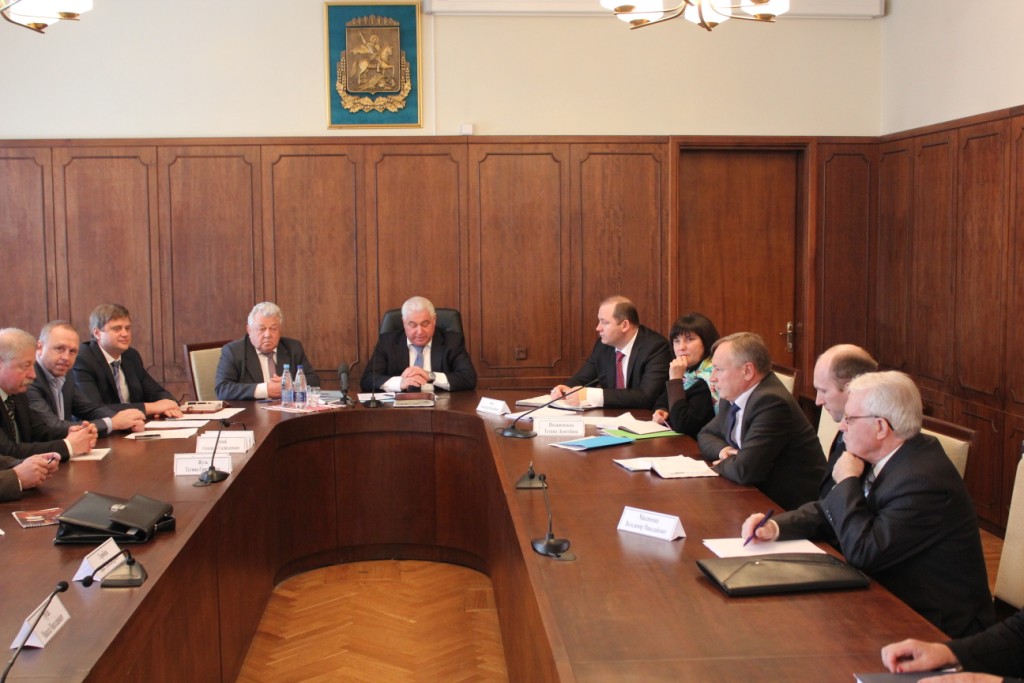  Підписано тристоронню угоду між облдержадміністрацією, профспілками та роботодавцями Київської області