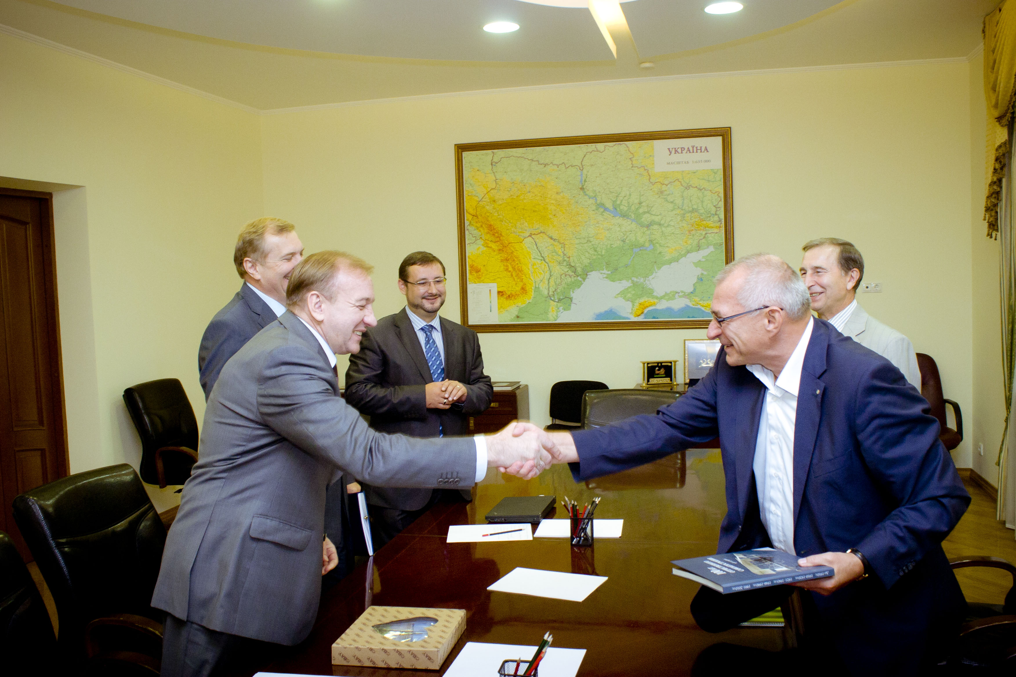 Відбулась робоча зустріч Голови ФПУ, Голови НТСЕР Юрія Кулика з Міністром промислової політики Михайлом Короленком