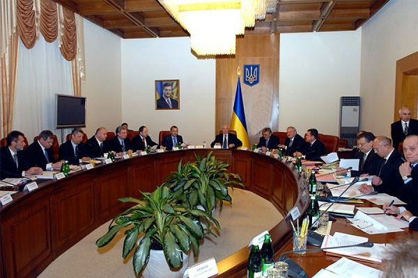 ПОЗИЦІЯ ПРОФСПІЛОК. Питання соціально-економічного захисту працівників – під громадський контроль