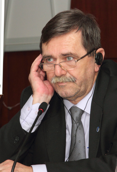 2013 063 008
