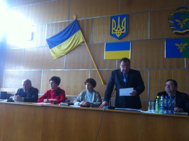 виступає Галиш