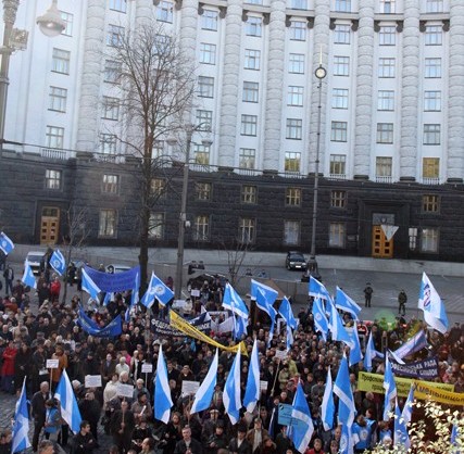Кременчугские профсоюзы поехали митинговать в Киев 