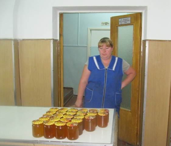 Мед лікує