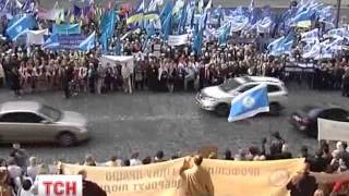 Телеканал 1+1. Профспілки пікетували будівлю Уряду (відео)