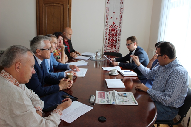 Керівництво СПО профспілок проводить зустрічі з лідерами депутатських фракцій в парламенті 