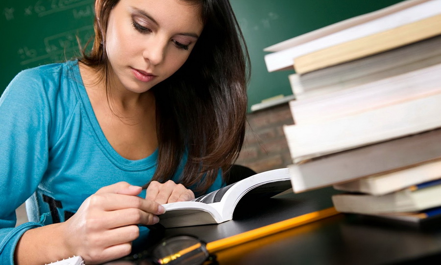 1487842048 student-4