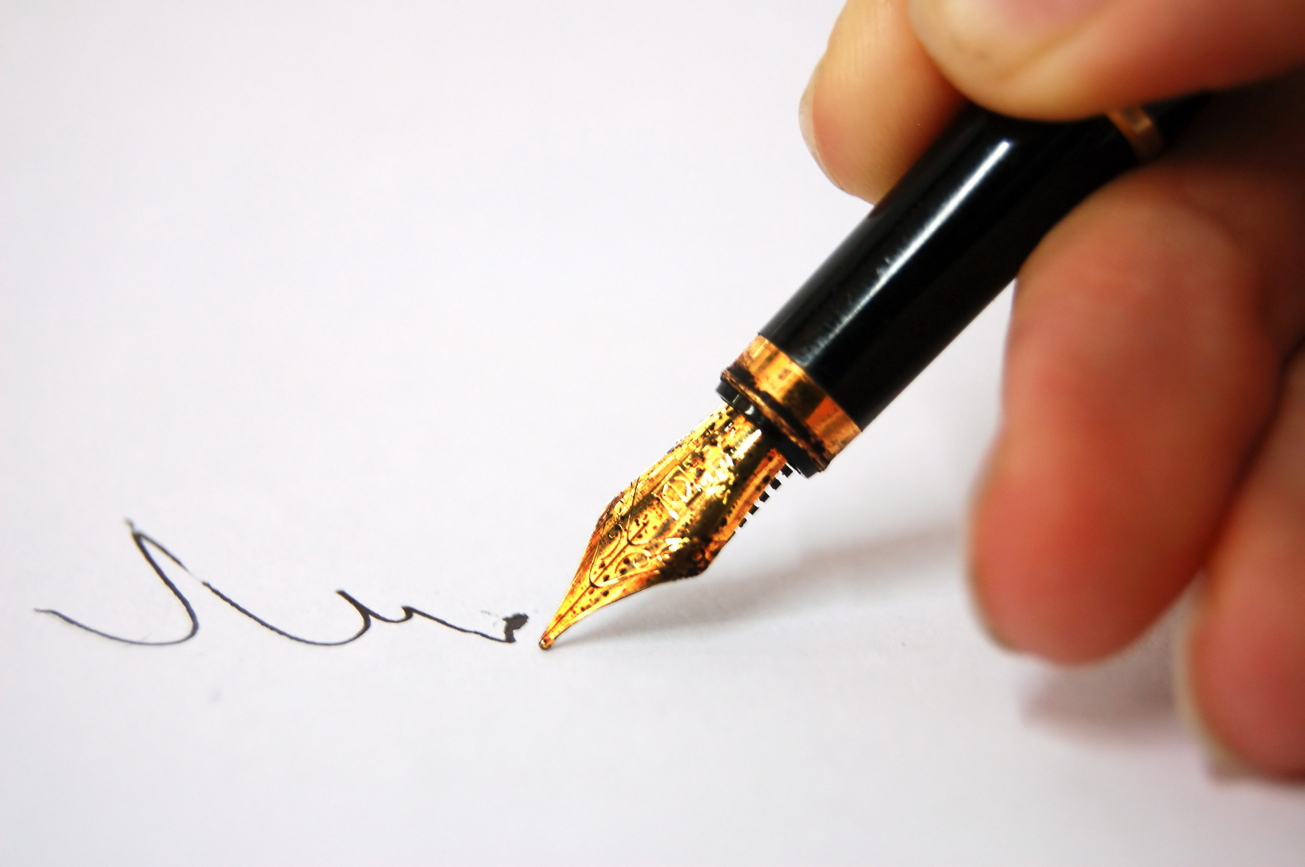 1334926883 a-thoughtfull-pen-writing-3647581-2560-1702