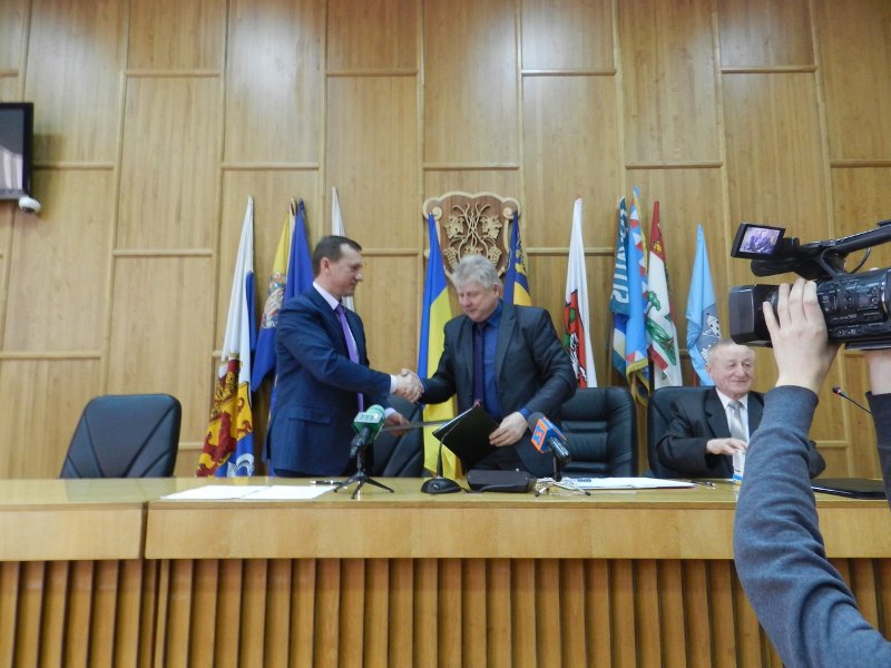 укладання угоди про співпрацю між Закарпатською облпрофрадою та Ужгородською міською радою