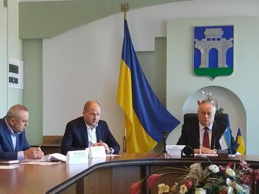 politsiya zapidozrila misku vladu rivnoho u zmovi 20190603 9048