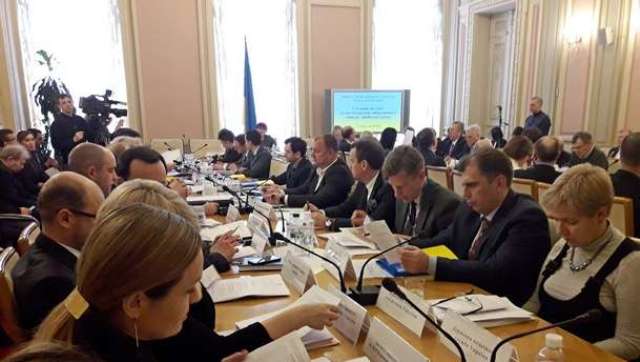 Профспілки вимагають покласти край такому ганебному явищу, як заборгованість з заробітної плати