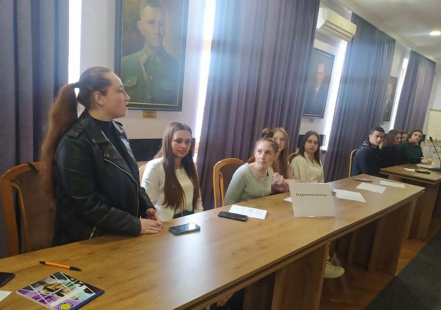 Студентська молодь