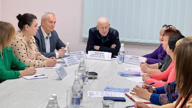 Інформаційний захід до Дня гідної праці
