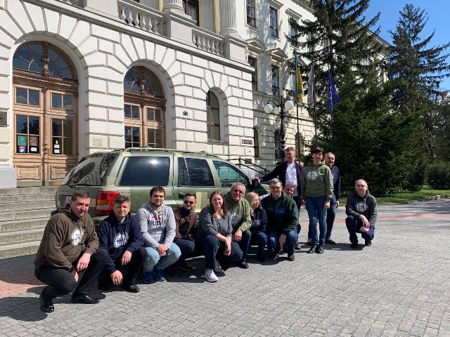 Чергова машина для ЗСУ від працівників і студентів Львівської політехніки