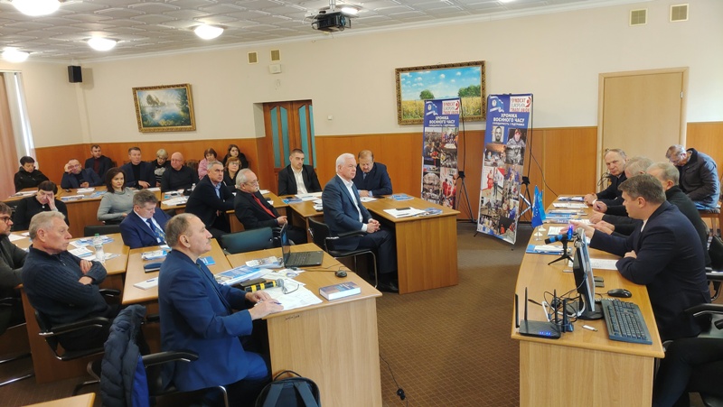 Профспілки провели публічну дискусію щодо збереження трудового потенціалу країни в умовах війни