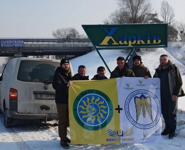 Миколаївська обласна організація Всеукраїнської профспілки захисників України передала автомобіль на передову 