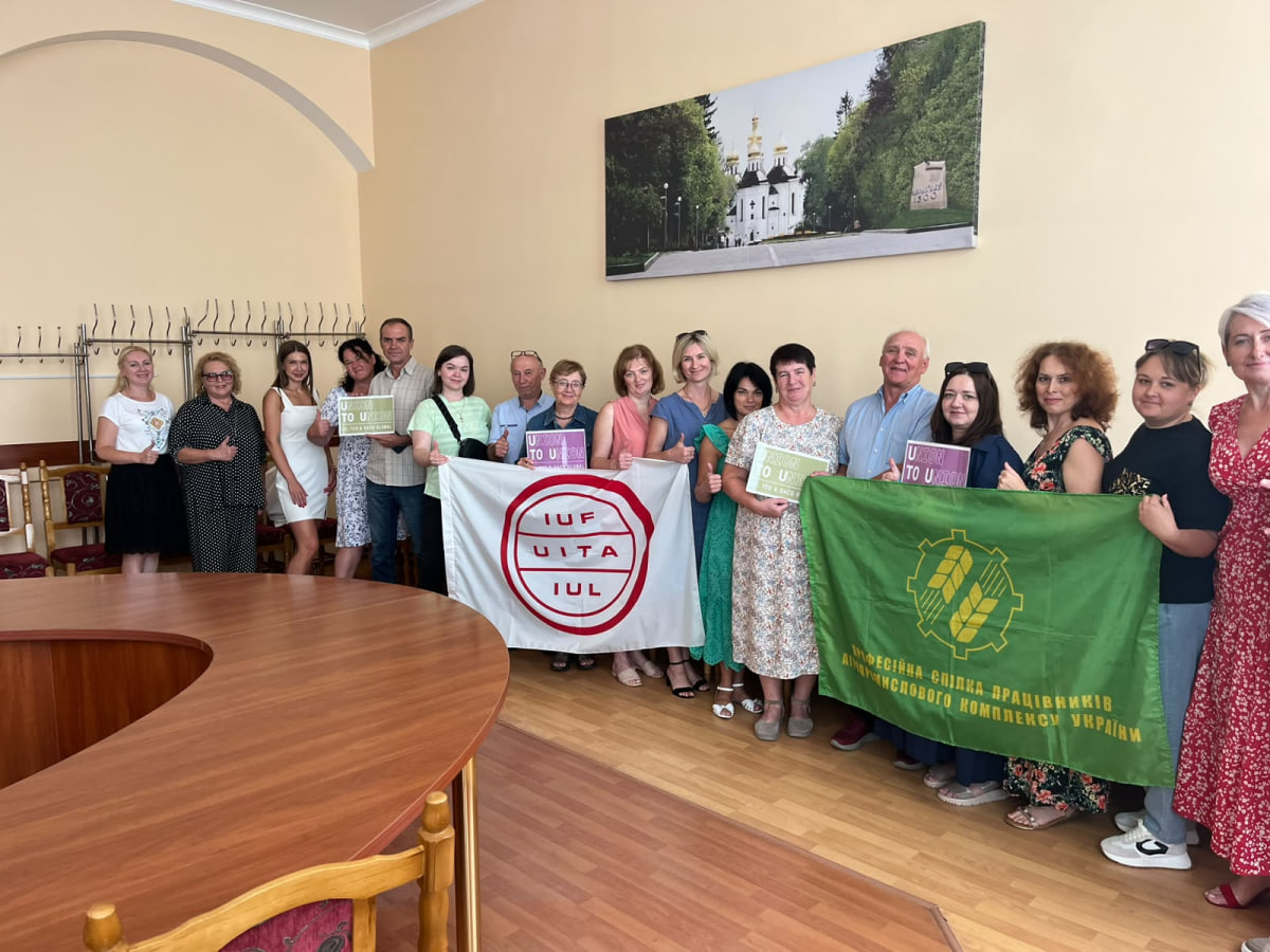 Системна підтримка у дії: у Чернігові в межах проєкту U2U відбувся безпековий тренінг для членів профспілки АПК України