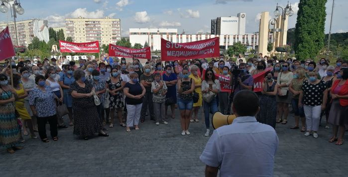 АТ
