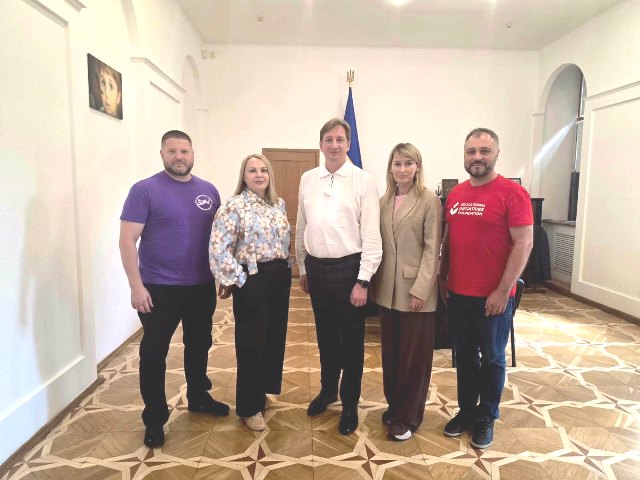 «Незламна освіта»: новий етап співпраці профспілок, держави і благодійників